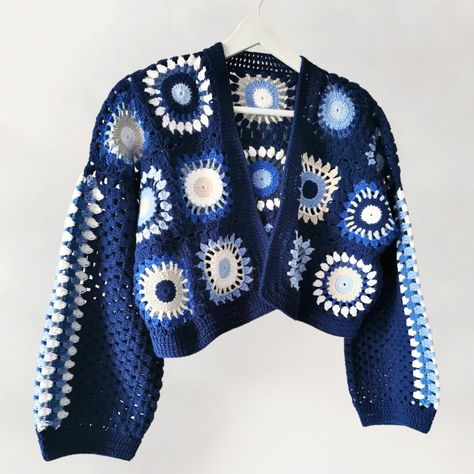 Couture, Blue Granny Square Cardigan, Crochet Patchwork Cardigan, Traditional Sweater, Square Sweater, Crochet Patchwork, Diy Tricot, Granny Square Sweater, Cardigan Crochet Pattern