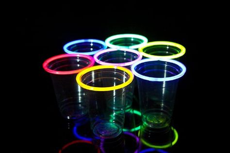 Glow Stick Jars, Glow In Dark Party, Glow Stick Party, Glow Birthday Party, Neon Birthday, Glow Birthday, Party Deco, Glow Stick, Super Party