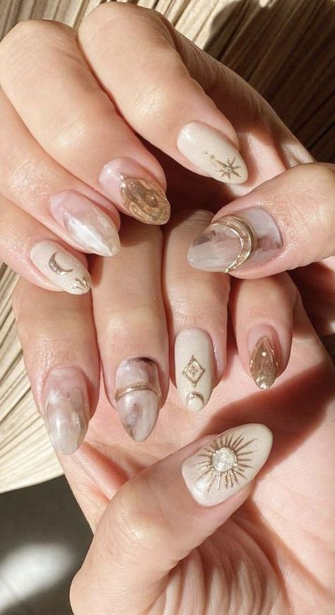 Elegant Oval Nails Classy, Korean Acrylic Nails Art Designs, Nail Art Lamaran, Nail Art Simple Elegant Classy, Nails Con Relieve, Japanese Gel Nail Designs, Oval Nails Inspiration, Korean Nails Ideas, Korean Nail Art Aesthetic