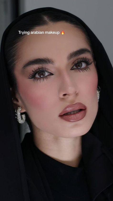 Post on September 27th | Minazibayi Arabian Makeup Look Tutorials, Arabic Makeup Tutorial, Arabic Eye Makeup, Arabian Makeup, Dewy Makeup Look, Arabic Makeup, Show Makeup, Mode Hipster, Doll Eye Makeup