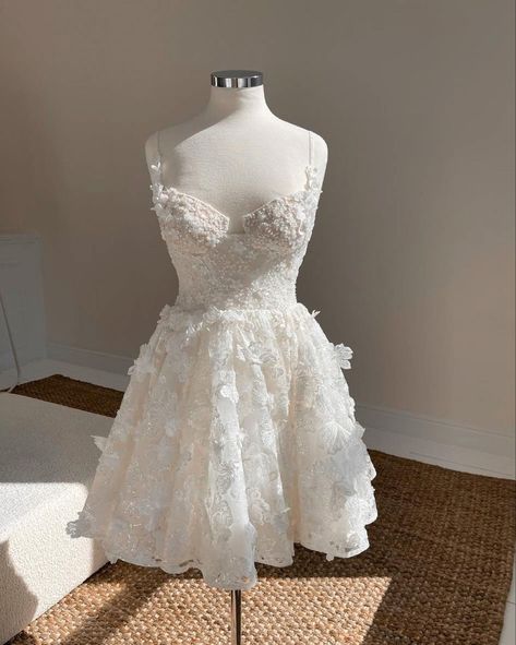 Shop online for the best bridal gowns or evening gown at wedding shop Milla Nova for the brides-to-be. We offer mermaid wedding dresses, simple & casual, short & lace wedding dresses, second & civil and engagement bridal dresses. Find the best long sleeve wedding dresses, summer & spring wedding dress bustle, beach wedding dress, strapless and bohemian & boho wedding gowns, bridesmaids dresses, wedding guest outfit, bridesmaid shoes, wedding accessories & veils. Classy Second Wedding Dress, Short White Dress With Flowers, Short Reception Dress For Bride Classy, Short Wedding Dress Puffy, Simple Wedding Dress Casual Short Classy, Cute Puffy Dresses, Elegant Short Wedding Dress, White Puffy Dress, After Party Wedding Dress