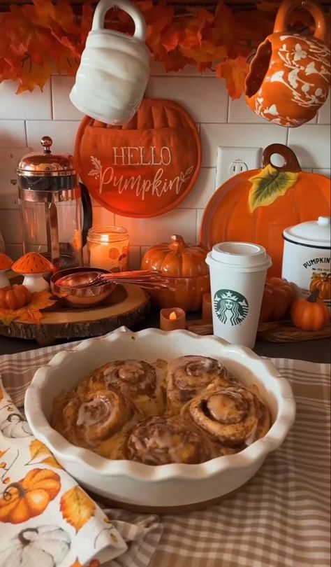 Aesthetic Fall Living Room, Southern Fall Aesthetic, Cosy Fall Aesthetic, Fall Mood Aesthetic, Fall Photos Aesthetic, Fall Time Aesthetic, Cosy Halloween, Autumn Starbucks, Starbucks Autumn