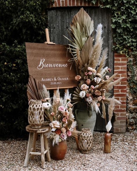 Wedding Decorations Boho Rustic, Boho Wedding Neutrals, Boho Style Engagement Decor, Boho Theme Welcome Board, Boho Theme Wedding Decorations, Bohemian Wedding Arch Flowers, Boho Chic Decorations Party, March Boho Wedding, Wedding Decor Bohemian