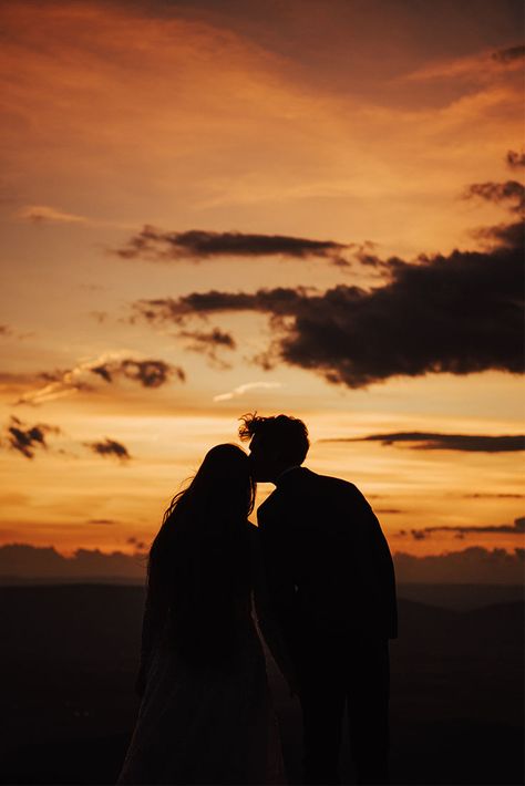 Elopement Photography. Virginia Elopement. Elopement inspiration. Shenandoah National Park. Bride and Groom portraits. Virginia Elopement, Image Couple, Shotting Photo, 사진 촬영 포즈, Goals Pictures, Couple Photoshoot Poses, Cute Couples Photos, Relationship Goals Pictures, Photo Couple