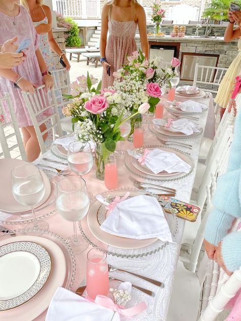 #aesthetic #pink #floral #brunch #birthdayparty #birthdaypartyideas #brunchideas #pinkaesthetictheme #springbrunch #16thbirthday Cute Brunch Birthday Ideas, Cute Spring Birthday Ideas, Pink Brunch Birthday, Pool Party Brunch Ideas, Floral Pink Birthday Party, Meal Ideas For Birthday Party, Brunch Pink Theme, Lunch Party Ideas Decor, Pink Floral Theme Birthday Party