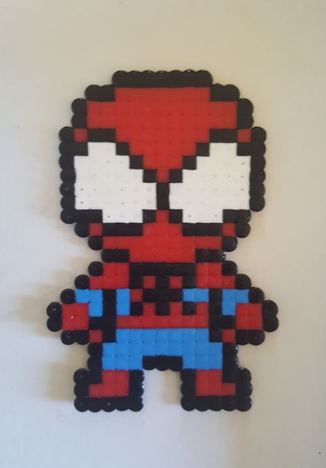 Spider Man Pyssla Hama Beads Fimo, Spider Man Melty Beads, Iron Beads Spiderman, Spiderman Perler Beads Pattern, Spider Perler Bead Patterns, Ikea Pyssla Ideas, Ikea Beads Ideas, Spider Man Perler Beads, Hama Pearls Ideas