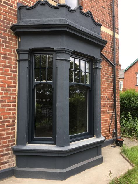 Georgian Style Homes Exterior Uk, Victorian Sash Windows, Victorian Bay Window Exterior, Black Sash Windows Exterior, Black Bay Window Exterior, Victorian Windows Exterior, Farrow Ball Downpipe, Victorian House Exterior, Terrace Window