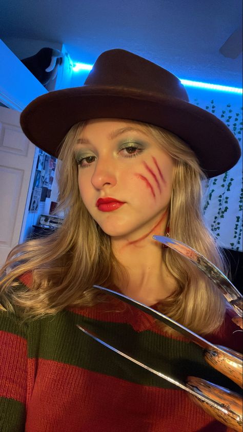 Fredy Krueger Halloween Costume, Freddy Krueger Eyeshadow, Freddy Krueger Inspired Makeup, Freddie Krueger Makeup, Freddie Kruger Makeup Women, Freddie Cruger Make Up, Cute Halloween Costume Ideas For Women, Simple Freddy Krueger Makeup, Halloween Makeup Freddy Kruger