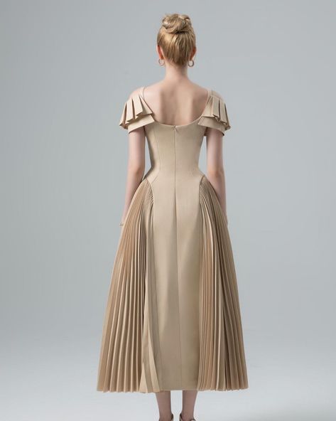Embrace timeless grace with our exquisite new beige pleated dress. Let the elegant flow of every fold elevate your style to new heights! #trending #timeless #style #elegant #womenswear #dress #fashion Conceptual Fashion, Modest Dresses Fashion, Gowns Elegant, Stylish Work Attire, Flair Dress, Elegant Dresses Classy, Evening Gowns Elegant, Classy Dress Outfits, Evening Dresses Elegant