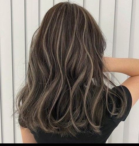 Add a pop of color to your locks with these stunning highlight hairstyles! 🌈✨ #HairGoals #ColorHighlights Long Layers Face Framing Short Hair, Blonde Highlights On Burnett Hair, Blonde Highlights With Dark Brown Hair, Balayage On Dark Hair Short, Lateral Tattoo, Edgy Brown Hair, Balayage On Short Hair Dark, Subtle Blonde Highlights On Dark Hair, Two Tone Curly Hair