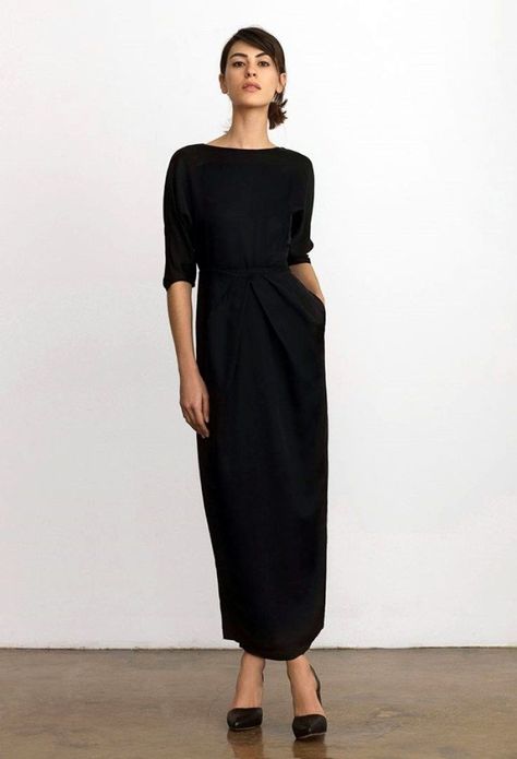 f4a4da9aa7eadfd23c7bdb7cf57b3112desc52890663ri Minimalist Fashion Style, Minimalist Moda, Japanese Minimalist, Trendy Food, Short Noir, Minimalist Fashion Women, Fashion Minimalist, Mode Chic, Black Short Dress