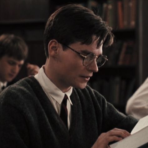 Robert Sean Leonard Aesthetic, Dark Academia Movies, Dead Poets Society Aesthetic, Figures Of Speech, Peter Weir, Neil Perry, Sean Leonard, Robert Sean Leonard, Raven Boys