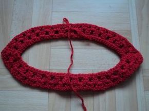Crochet Motif, Ponchos, Couture, Poncho Au Crochet, Knitting Bag Pattern, Bonnet Crochet, Poncho Crochet, Crochet Motifs, Chale Crochet