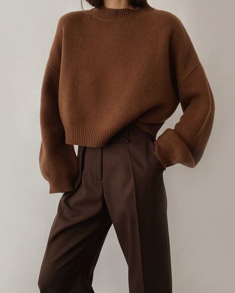 ASTRID Autumn Brown Summer Work Wardrobe, Brown Pants Outfit, Social Standards, Dark Brown Pants, Street Style Outfits Winter, Wardrobe Upgrade, Outfit Inspiration Women, Classy Winter Outfits, Space Outfit