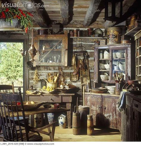 Primitive Kitchen, Primitive Homes, Rustic Homes, Witch Hut, Old Cabins, Witch Cottage, Cabin Interiors, Cabin Kitchens, Cabin Interior