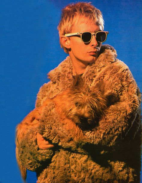 Thom Yorke dressed as a Yorkshire Terrier 90s Thom Yorke, Thom Yorke Aesthetic, Thom Yorke 90s, 90's Photo, Francis Wolff, Thom Yorke Radiohead, Ok Computer, Thom Yorke, Rock N’roll