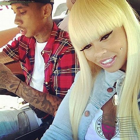 What You Actually Need To Know About Blac Chyna #refinery29 https://www.refinery29.com/en-us/2016/05/110579/who-is-blac-chyna-bio#slide-3 Old Blac Chyna, Black Chyna 2000s, Blac Chyna 2000s, 2016 Celebrities, 2016 Aesthetic, Black Chyna, Piggy Back, Famous People Celebrities, Girls Run The World