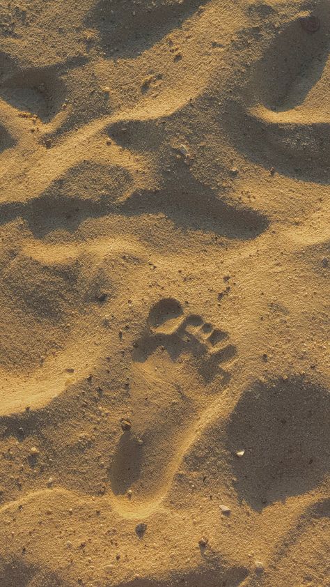 Nature, Capoeira, Footprint On Sand, Footprints Aesthetic, Beach Aesthetic Art, Footprint In Sand, Sand Footprints, Beach Footprints, Sand Footprint