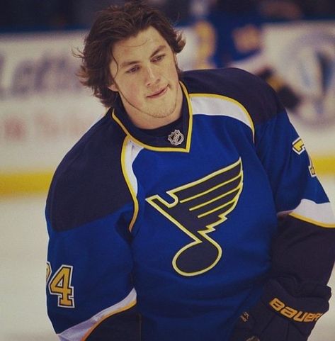 The Top 20 Hottest NHL Players Hockey Hair Flow, Hockey Flow Haircut, Hockey Player Quotes, Hockey Flow, Hockey Players Girlfriend, Hockey Player Costume, Canadian Hockey Players, Hockey Players Funny, Male Haircut