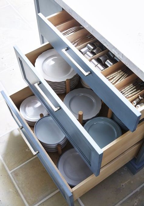 Modern Köksdesign, Kitchen Tiny, Desain Pantry, Kabinet Dapur, Narrow Kitchen, Kitchen Organisation, Diy Kitchen Storage, Galley Kitchen, Island Ideas