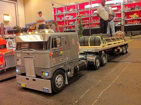 Rc Trucks Trailers, Rc Trucks For Sale, Mercedes Stern, Remote Control Trucks, Diecast Trucks, Model Truck Kits, Dually Trucks, Rc Truck, Rc Cars And Trucks