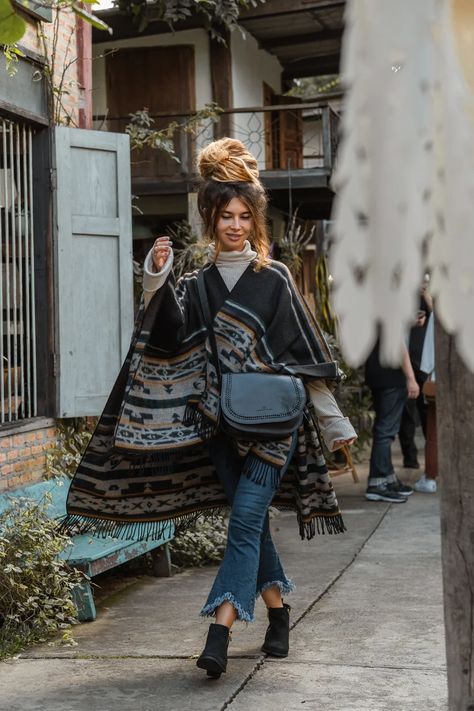 Brown Fringed Kindreds Poncho Cape Wrap, Reversible Festival Poncho Wrap, Wool Fringe Geometric Shawl, Gypsy Poncho, Sweater Jumper Wrap - Etsy Boho Poncho Outfit, Shawl Outfit Fall, Poncho Outfits For Women, Brown Shawls, Black Poncho Outfit, Ruana Outfit, Winter Boho Outfits, Poncho Outfit Winter, Poncho Styling