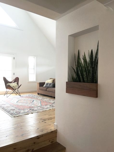 Square Niche Decor, Living Room Wall Niche Ideas, House Niche Ideas, Wall Nook Ideas Living Room, Styling Wall Cutouts, Alcove Plant Ideas, Plants In Wall Niche, Wall Niche Hallway, Entry Wall Niche Ideas