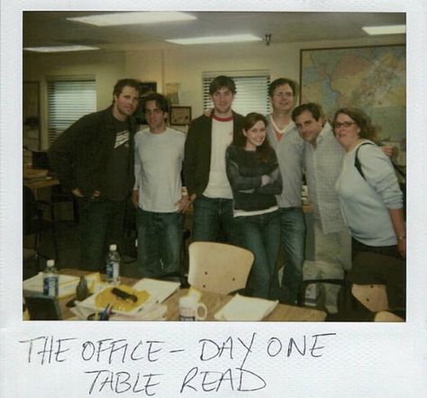 The first ever table read for The Office (2005) season 1 episode 1 The Pilot Humour, Office Cast, Best Of The Office, Office Jokes, The Office Show, Office Wallpaper, Office Tv, Office Memes, Office Quotes