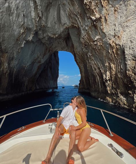 lovers arch, couple content, couple photo inspo, capri italy, summer couple, ocean couple, summer couple photo inspo, Italy summer, Italy couple photo inspo Married Couple Vacation, Capri Italy Honeymoon, Honey Moon Aesthetic Italy, Boat Amalfi Coast, Honey Moon Italy, Honeymoon Italy Aesthetic, Positano Italy Honeymoon, Italy Proposal Amalfi Coast, Italy Boat Pictures