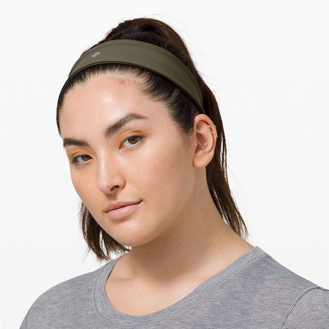 10 Workout Headbands That Actually Keep Your Hair Out of Your Face | SELF Headbands For Men, Fine Hair Tips, Workout Headbands, Headband Men, Athletic Headbands, Women's Hair Accessories, Lululemon Headbands, Workout Headband, Women's Hair