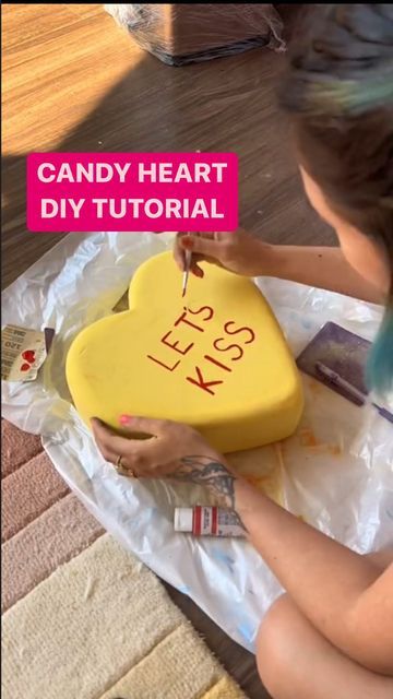 Upcycling, Candy Heart Decor Diy, Fake Food Home Decor, Fake Food Decorations Diy, Diy Maximalist Home Decor, Fun Diy Home Decor Projects, Candy Home Decor, Quirky Furniture Diy, Diy Candy Hearts Decor