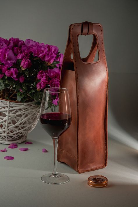 Couture, Leather Wine Holder, Leather Wine Tote, Wine Sleeve, Wine Caddy, Leather Diy Crafts, Personalized Fathers Day Gifts, Wine Tote, Wine Holder