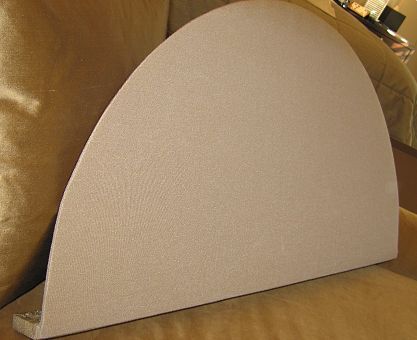 Crescent shaped board fits into the arched window above the roman blind Crescent Window Covering, Diy Arched Window Coverings, Arched Window Treatments Bedroom, Arch Window Covering Ideas, Half Circle Window, Bedroom Window Dressing, Arched Window Coverings, Half Moon Window, Window Coverings Bedroom