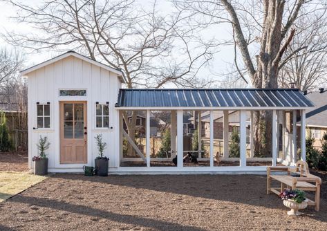 Large Chicken Coop, Chicken Coop Garden, Cute Chicken Coops, Backyard Chicken Coop Plans, Chicken Coup, Diy Chicken Coop Plans, Chicken Coop Run, Backyard Chicken Farming, Duck House