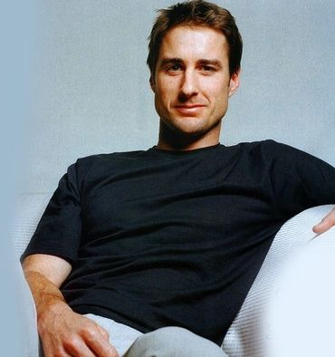 Love Luke Wilson. Like my fav white guy. Owen Wilson also a fav. Wilson Brothers, Famous Brothers, Luke Wilson, People Crowd, The Royal Tenenbaums, Owen Wilson, Boy Pictures, Dream Guy, Man Crush