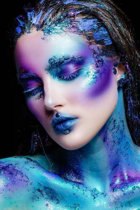 Do you want to find creative fantasy makeup ideas? We prepared a list of the most beautiful fantasy arts to create fantasy look for Halloween night! #halloween #fantasymakeup #fantasymakeupideas #fantasylook #fantasyhalloweenlook #halloweenlook #halloweenmakeupideas #halloweenmakeup Bodypainting, Watercolour Makeup, Fantasy Makeup Ideas, Magazine Makeup, Galaxy Makeup, Extreme Makeup, Media Makeup, Performance Makeup, Foto Gif