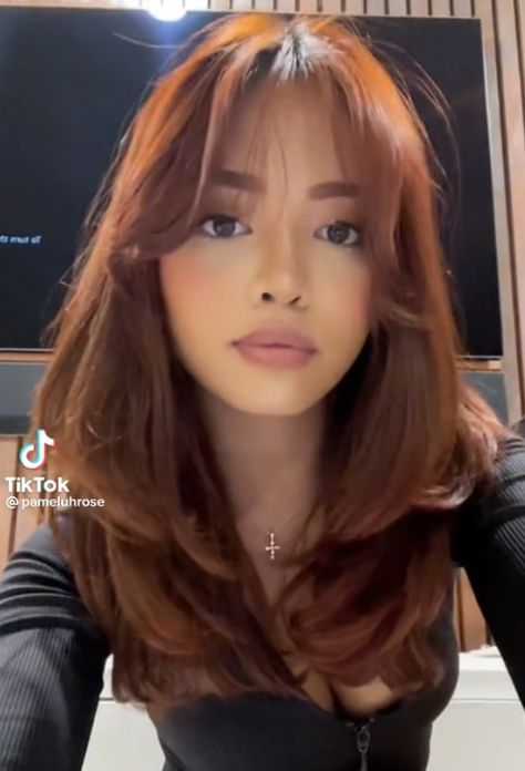 Haircut Selfie, Photo Hijab, Fesyen Rambut, Ginger Hair Color, Bangs With Medium Hair, Hairstyles For Layered Hair, Cute Hairstyle, Selfie Photo, Pretty Hair Color