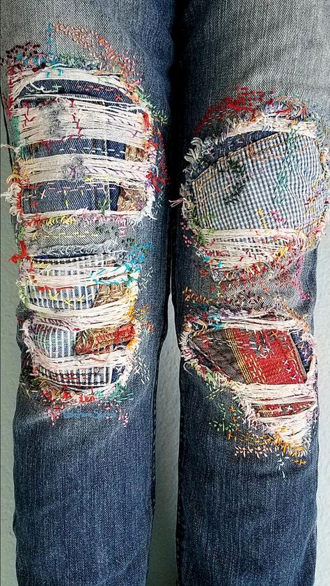 Boro embroidery patched jeans, distress girlfriend jeans, patchwork denim Sew Ins, Återvinna Jeans, Vestiti In Jeans, Jeans Patchwork, Patch Jeans, Estilo Hippie, Visible Mending, Embroidery Jeans, Denim Ideas