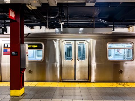 📷 NYC Subway Station and Train – View and download this free photo on FOCA at https://focastock.com/ #business #city #nyc #subway #transportation #urban #exploring #manhattan #adventures #transit #train #stockphoto #stockphotography Subway Train Side View, Train Station Reference, Subway Station Drawing, Subway Station Design, Train Side View, Nyc Train Station, Subway Drawing, Nyc Subway Train, Nyc Subway Station
