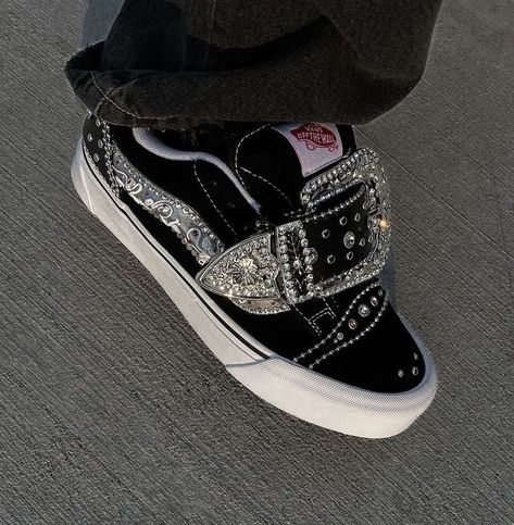 #custom #customized #vans #shoes #fashion #inspiration #bbbelt Bb Belt, Customised Vans, Vans Sneakers (men), Pretty Shoes Sneakers, Dr Shoes, Kicks Shoes, Vans Style, Girly Shoes, Shoe Inspo