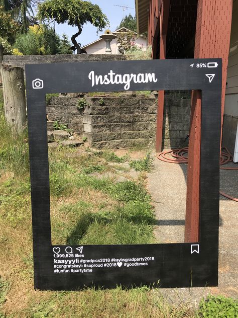 Instagram Cardboard Cutout, Photoshoot Frames Photo Booths, Photobooth Ideas Instagram, Instagram Cardboard Frame Photo Booths, Instagram Picture Frame Prop, Teenage Photo Booth Ideas, Decoration For Party Ideas, Selfie Point For Freshers Party, Cute Photo Op Wall