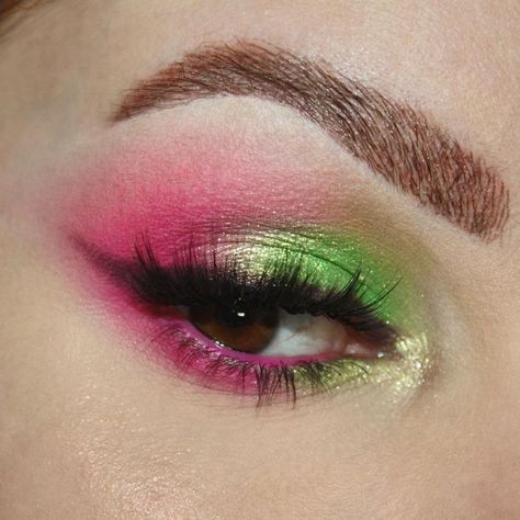 Pink And Green Smokey Eye, Lime Green And Pink Eye Makeup, Neon Pink And Green Eyeshadow Looks, Neon Green And Pink Makeup, Pink Green Eyeshadow Look, Green And Pink Makeup Ideas, Flora Makeup Look, Pink Green Makeup Looks, Neon Pink And Green Makeup