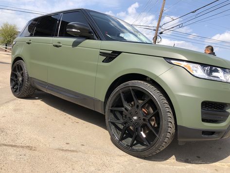 Now this is what we call a unique and eye-pleasing look. Wrapped black roof and olive green body, isn’t it a real beauty beast?  #thewrapempire #carstyle #RangeRover #Olivegreen #Blackmatte #premium #stylecar #carwrapped #vehiclewrapping Suv Wrap Ideas, Car Makeover, Land Rover Car, Sign Installation, Black Roof, Beauty Beast, Vehicle Wrap, Car Wraps, Land Rover Discovery Sport