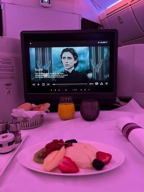 First Class Qatar Airways, Qatar Airplane Aesthetic, Q Suite Qatar Airways, Qatar Airways Aesthetic, Travel Widget, Qatar Airways Business, Plane Aesthetic, Manifesting Life, Cashmere Robe