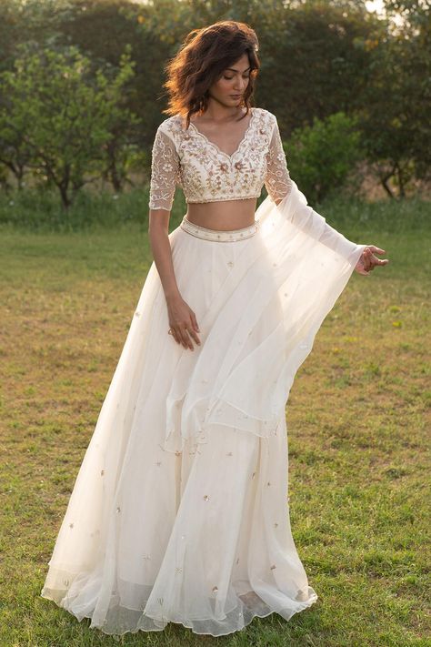 Shop for Zoon Off White Dupatta Floral Crystal Embellished Blouse Lehenga Set for Women Online at Aza Fashions White Half Saree, Lehenga Simple, White Blouse Designs, Lehenga White, Lengha Blouse Designs, Onam Outfits, Lehenga Top, Crochet Bird, Blouse Lehenga