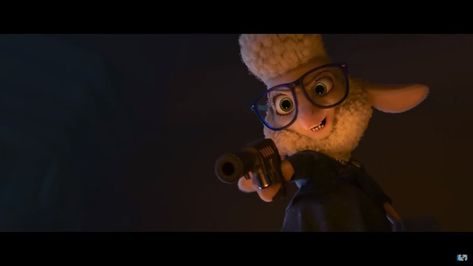 Statue, Mayor Bellwether, Zootopia 2016, Best Moments, Zootopia, Disney Pixar, Pixar, Lion Sculpture, Geek Stuff