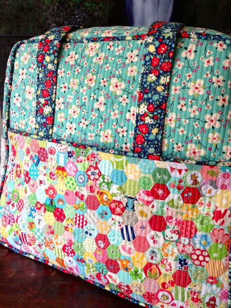 Patchwork, Couture, Quilted Travel Bag Free Pattern, Quilted Travel Bag, Weekender Bag Pattern Free, Weekender Bag Tutorial, Quilted Bag Patterns Free, Weekender Bag Pattern, Poppins Bag