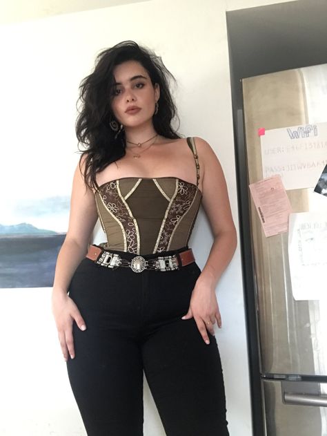 Night In The Town Outfit, Plus Size Structured Outfits, Moda Curvy, Jeans Trend, Barbie Ferreira, Plus Size Looks, Makijaż Smokey Eye, Kleidung Diy, Looks Plus Size