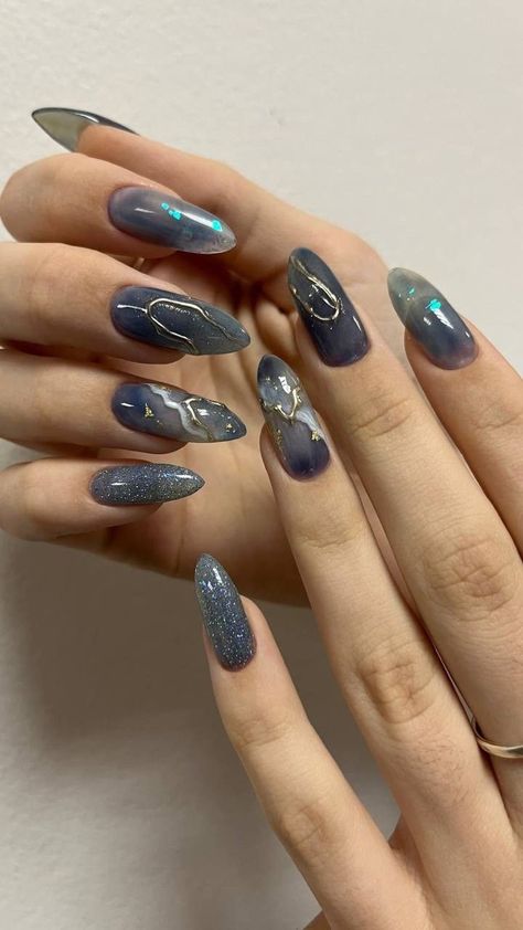 Clean Girl Aesthetic Instagram, Minimal Style Summer, Acrylic Nails Almond Shape, Elegant Touch Nails, Minimal Nails Art, Punk Nails, Hippie Nails, Vintage Nails, Clean Girl Aesthetic