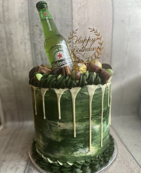 Heineken Birthday Cake, Beer Cake For Women, Beer Theme Cakes For Men, Heineken Birthday Party Ideas, Birthday Cake Beer Theme, Heineken Cakes For Men, Green Birthday Cakes For Men, Beer Cake Design For Men, Green Cake For Men